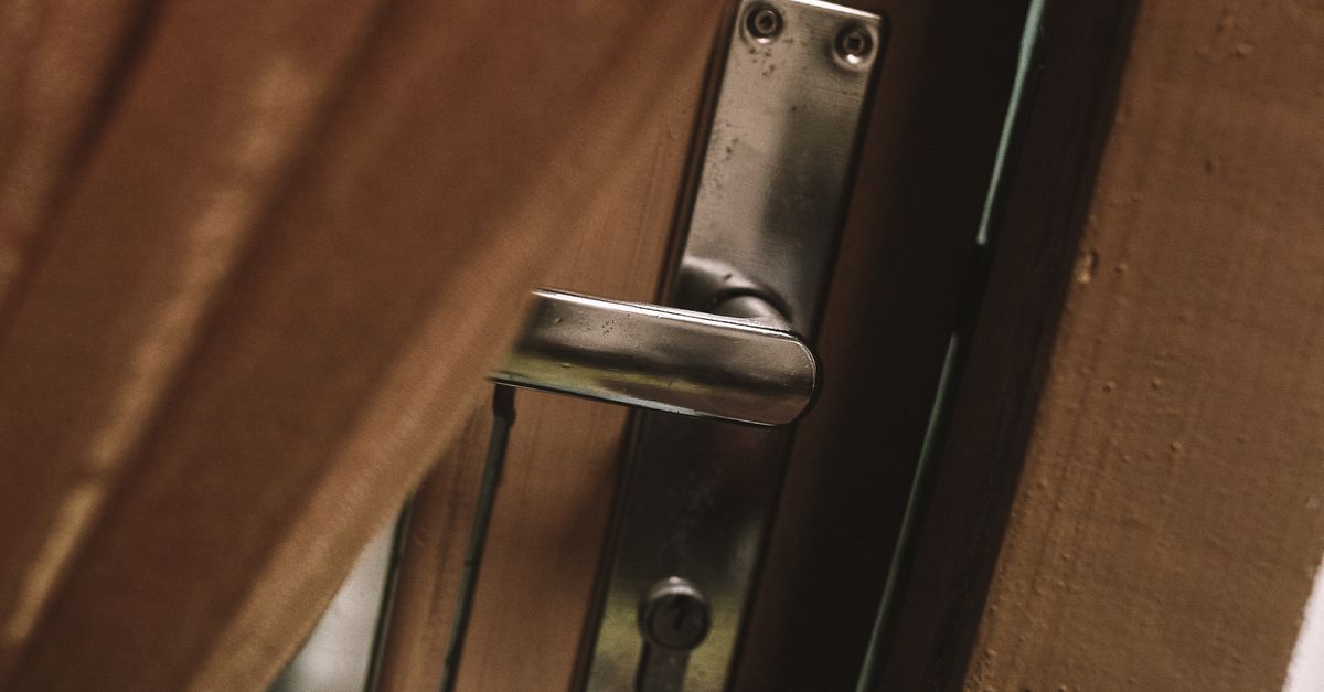 Mortise Lock vs. Cylindrical Lock: Which Is in Your Old Millburn Home? — Millburn Locksmith Inc